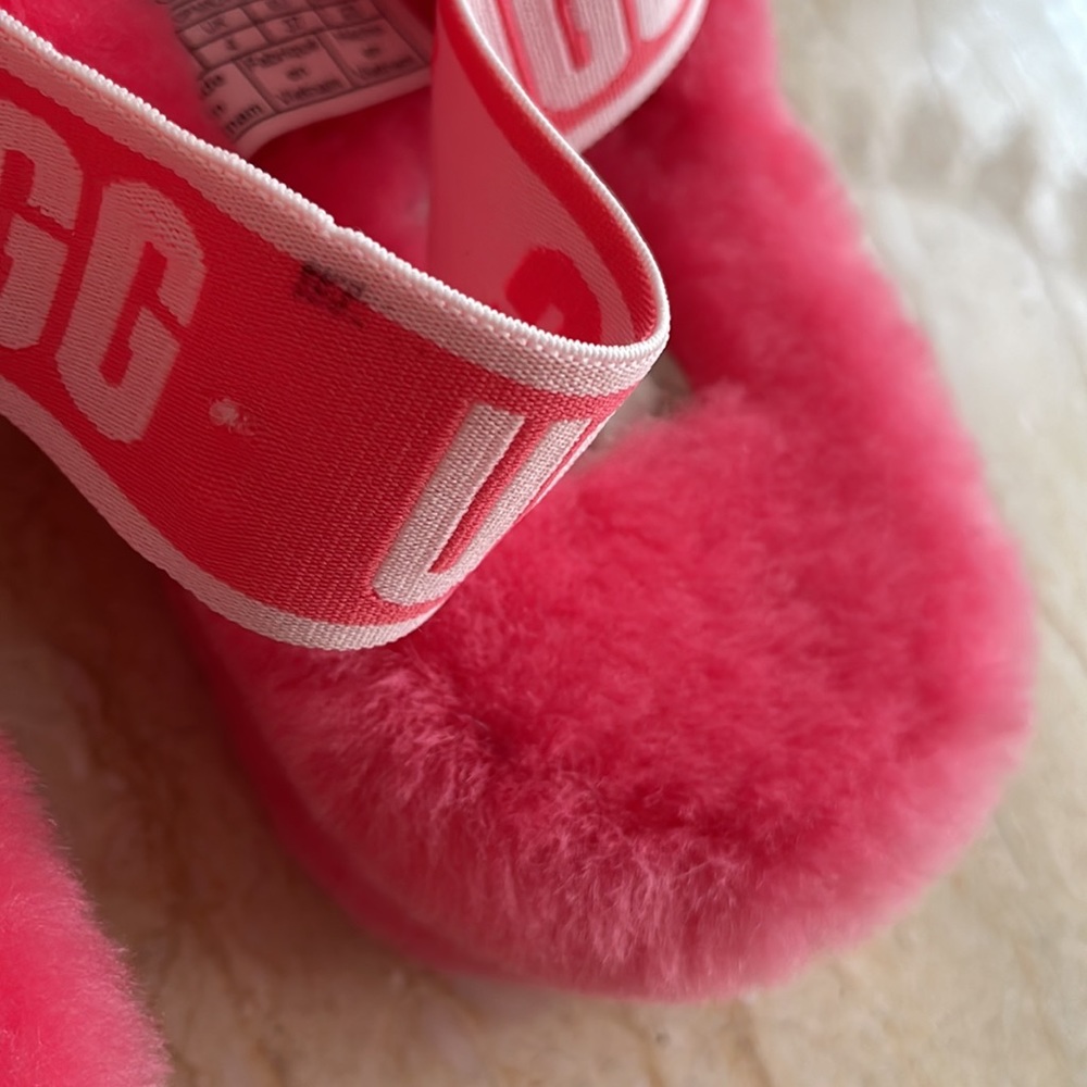 NWT UGG Slippers. - Picture 8 of 8